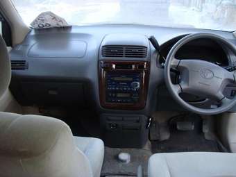 2000 Toyota Gaia