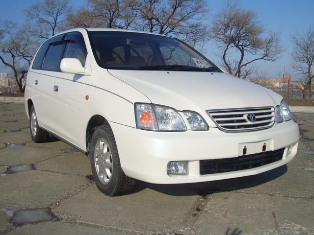 2000 Toyota Gaia