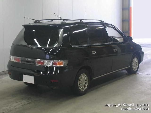 2000 Toyota Gaia