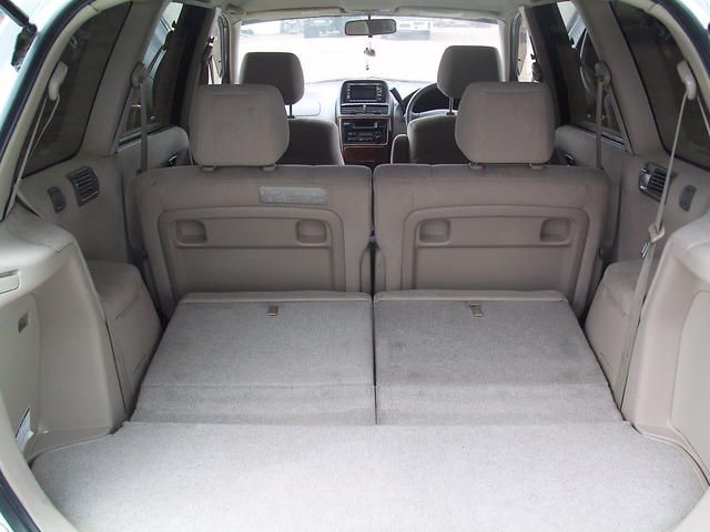 2000 Toyota Gaia