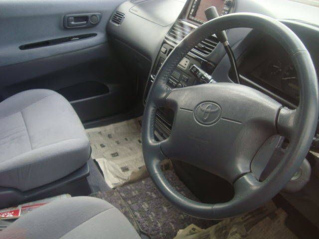 2000 Toyota Gaia