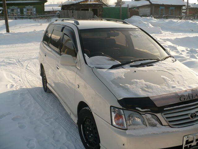 2000 Toyota Gaia