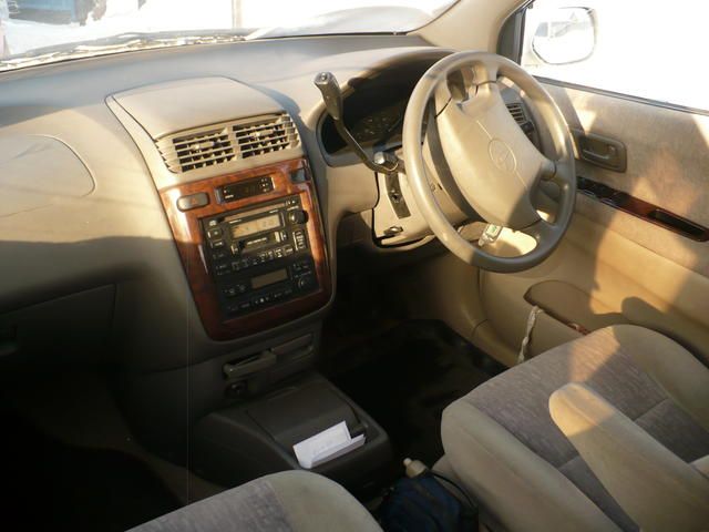 2000 Toyota Gaia