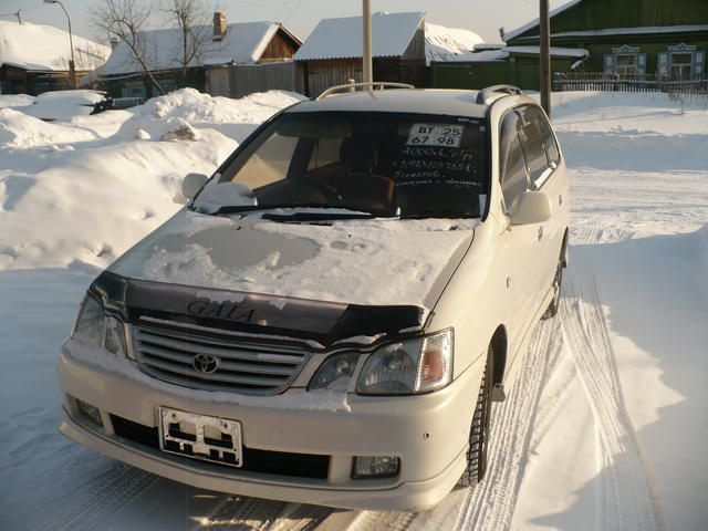 2000 Toyota Gaia