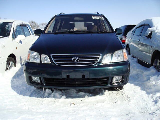 2000 Toyota Gaia