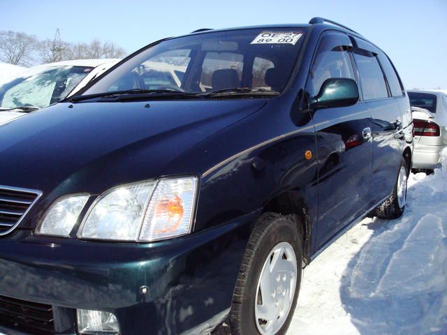 2000 Toyota Gaia