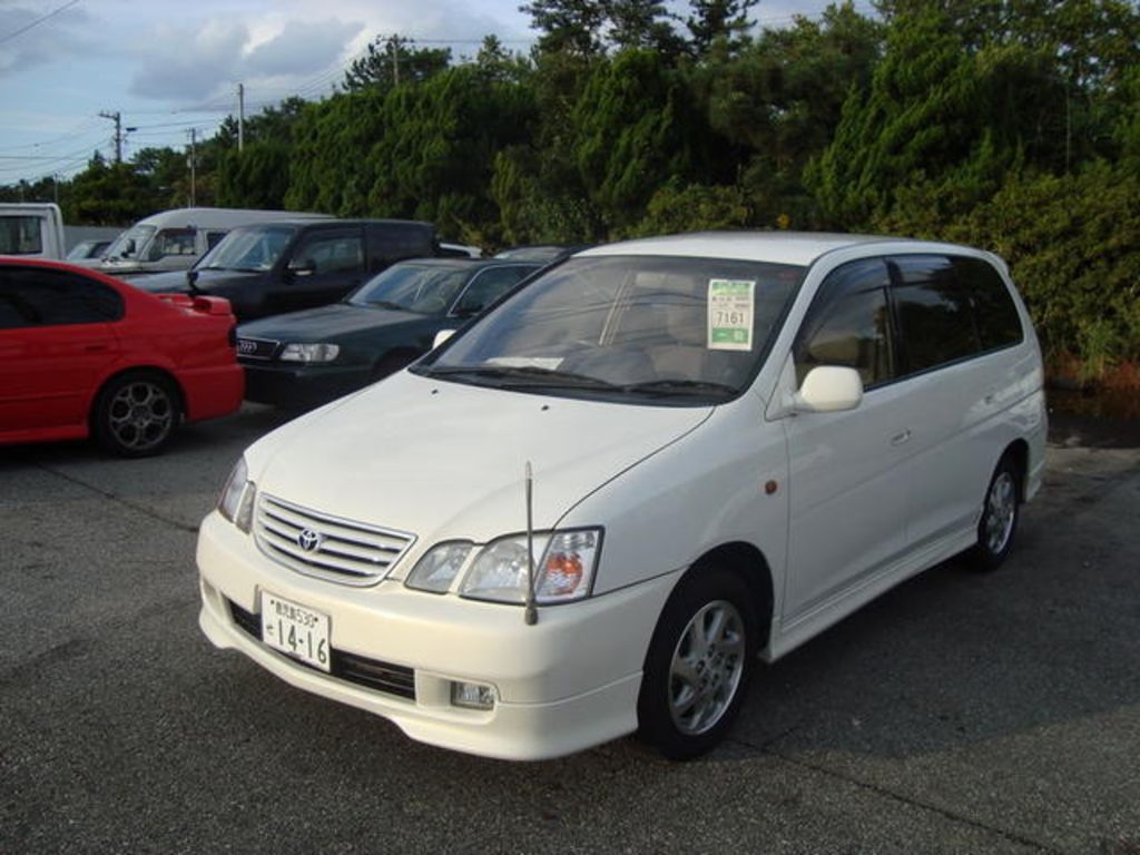 2000 Toyota Gaia