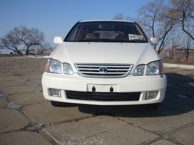 2000 Toyota Gaia