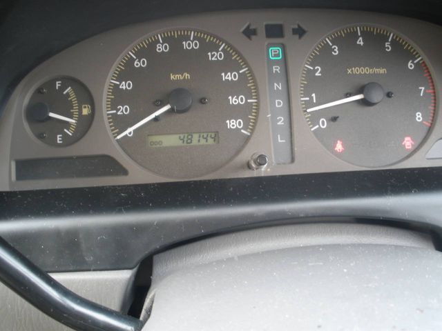 2000 Toyota Gaia