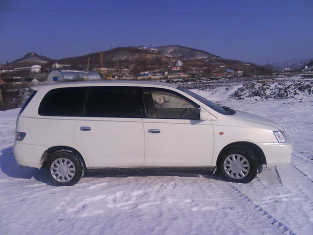2000 Toyota Gaia