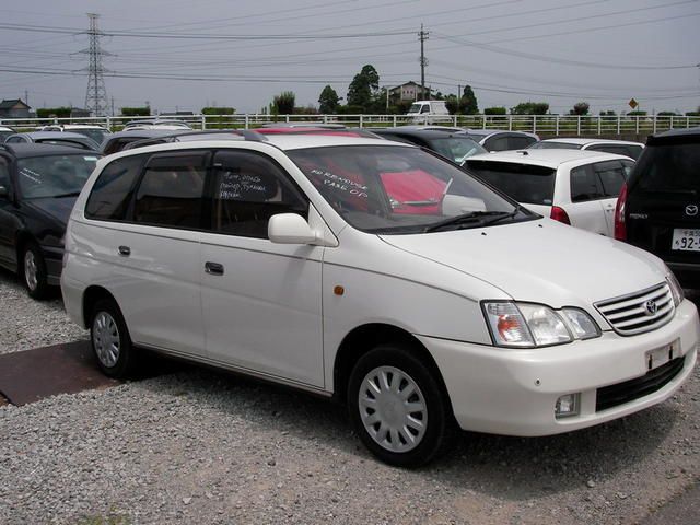 2000 Toyota Gaia
