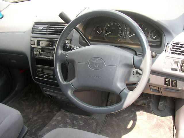 2000 Toyota Gaia