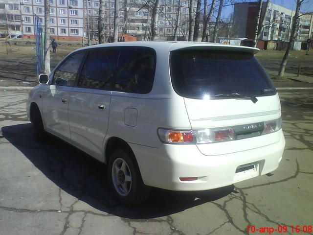 2000 Toyota Gaia