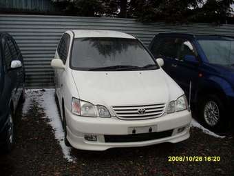 2000 Toyota Gaia