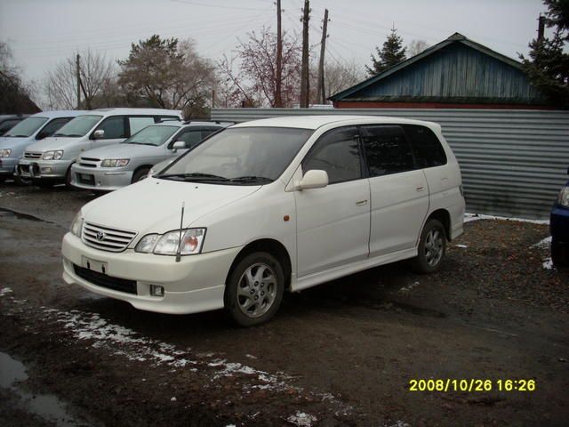 2000 Toyota Gaia
