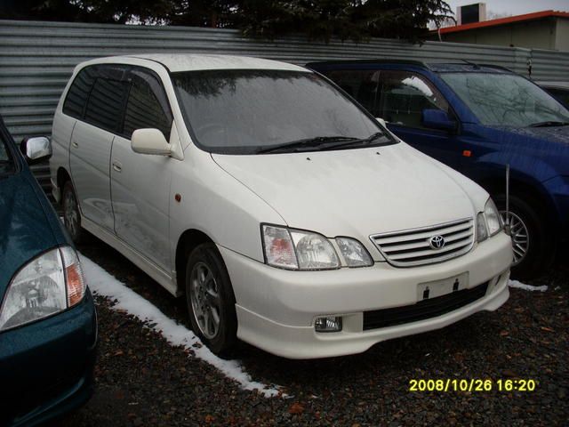 2000 Toyota Gaia