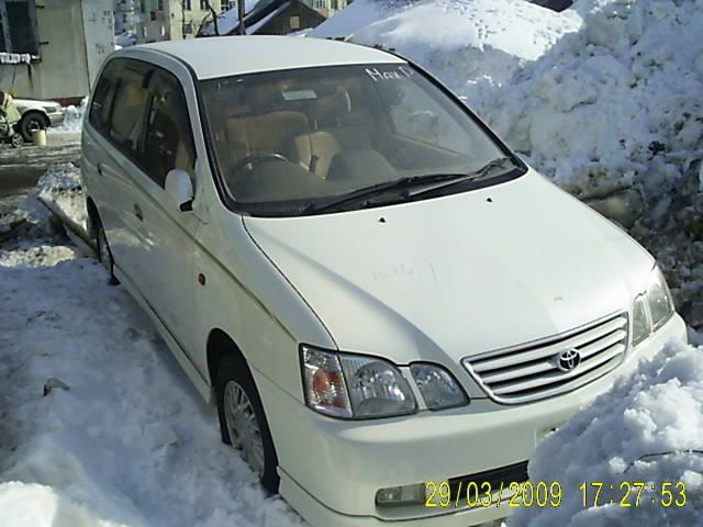 2000 Toyota Gaia