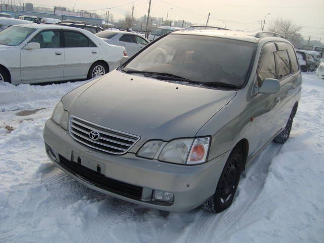 2000 Toyota Gaia