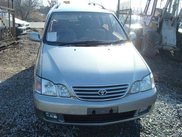 2000 Toyota Gaia