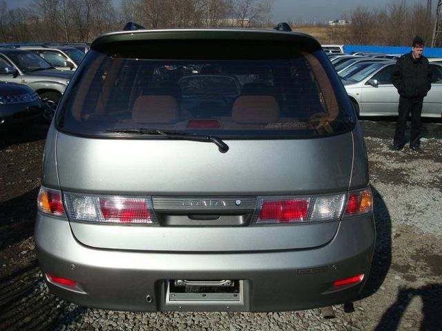 2000 Toyota Gaia