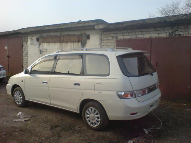 2000 Toyota Gaia