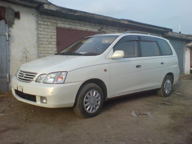 2000 Toyota Gaia