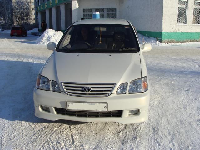 2000 Toyota Gaia
