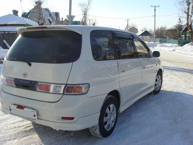 2000 Toyota Gaia