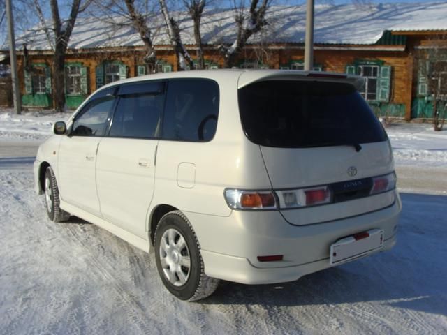 2000 Toyota Gaia