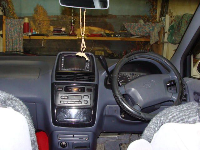 2000 Toyota Gaia