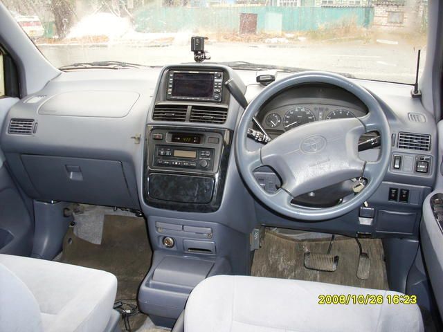 2000 Toyota Gaia