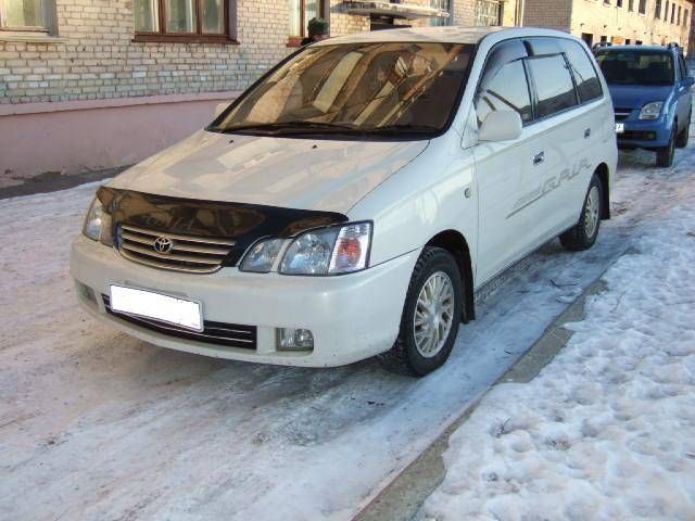 2000 Toyota Gaia