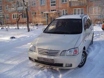 2000 Toyota Gaia