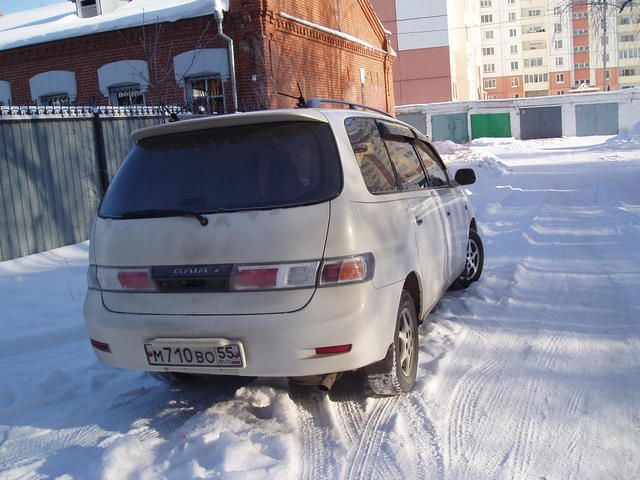2000 Toyota Gaia