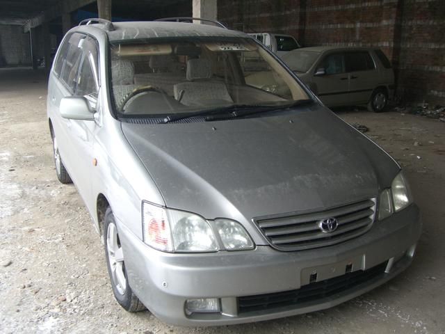 2000 Toyota Gaia