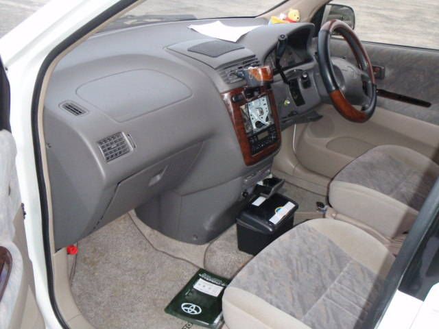 2000 Toyota Gaia