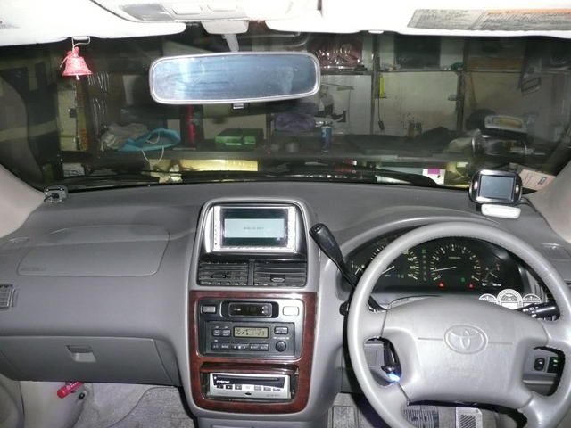 2000 Toyota Gaia