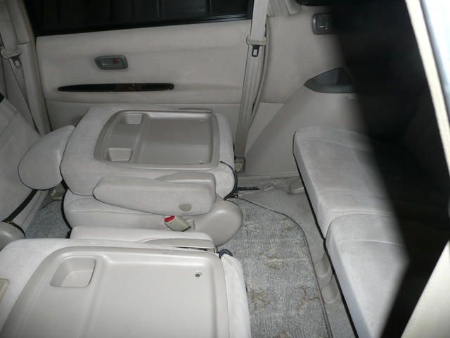 2000 Toyota Gaia