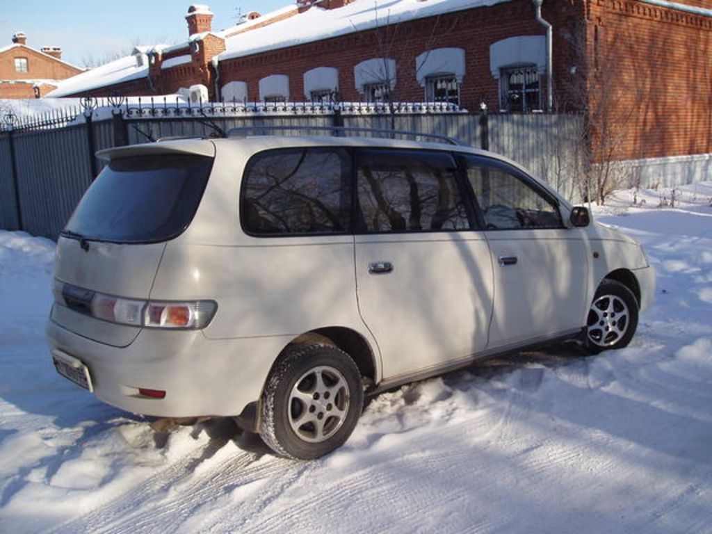 2000 Toyota Gaia