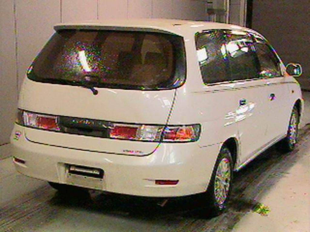 2000 Toyota Gaia