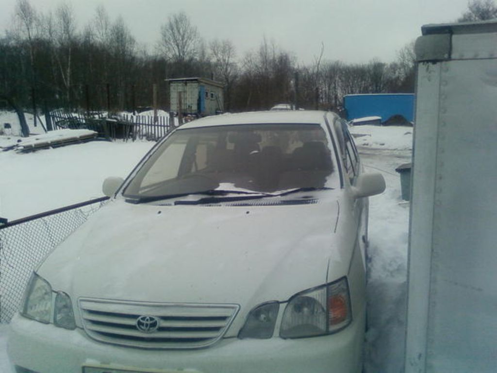 2000 Toyota Gaia