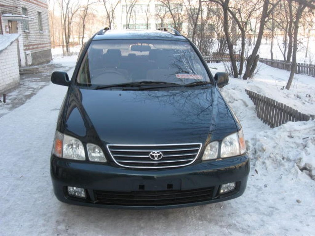 2000 Toyota Gaia