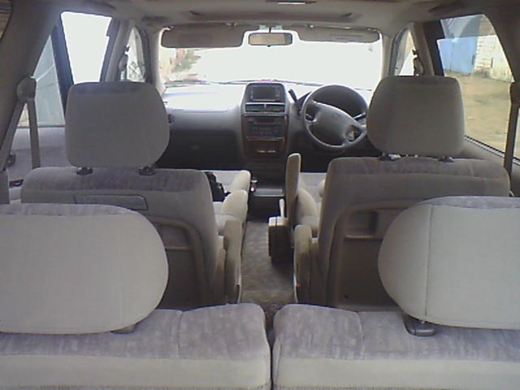 2000 Toyota Gaia