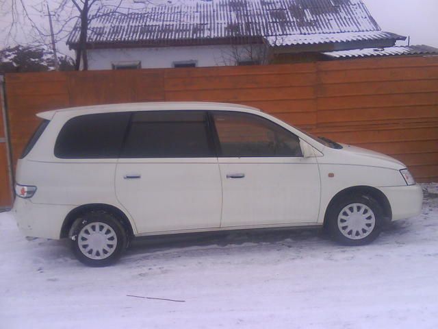 2000 Toyota Gaia