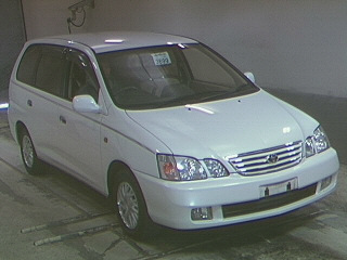2000 Toyota Gaia Pics