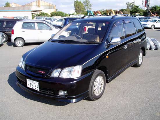 2000 Toyota Gaia Photos