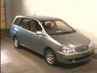 2000 Toyota Gaia Pictures