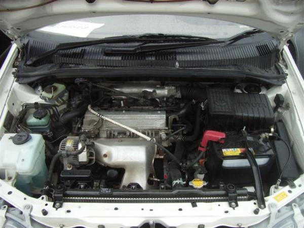 2000 Toyota Gaia Images