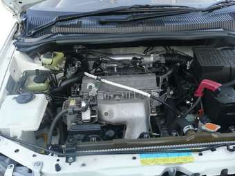 2000 Toyota Gaia Pictures