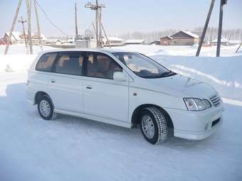2000 Toyota Gaia Pictures